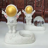 Astronaut Spaceman Model Resin Ornaments Crystal Ball Display Pendulum Stand Creative Office Desktop Home Decor Gifts