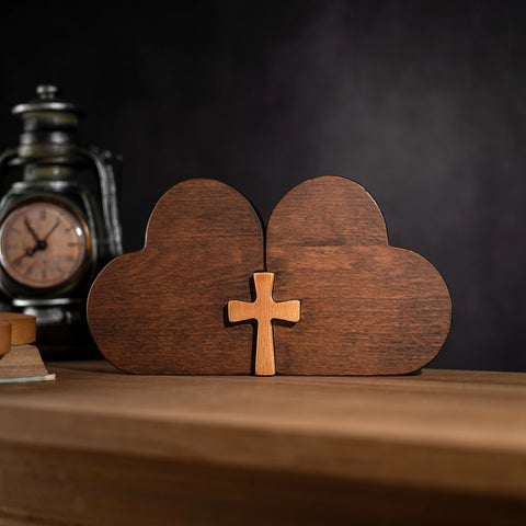 Love desktop ornaments, heart shaped decoration, Christian sculptures, wooden products, small crosses, Valentine's Day gifts